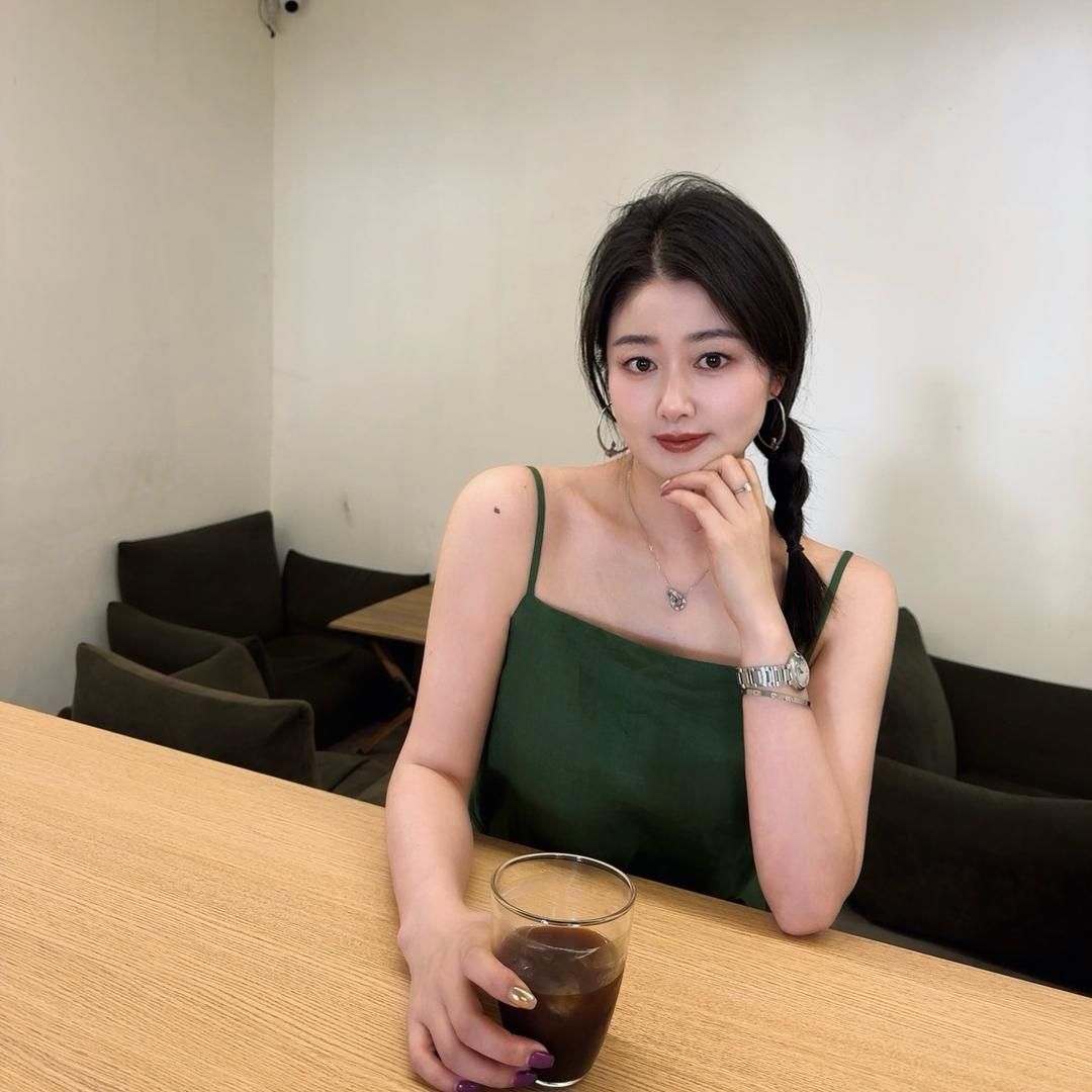 Mrs张小姐