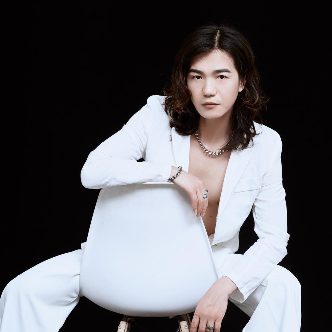 宜昌烫发找嘎子哥（看脸设计发型烫染专家）