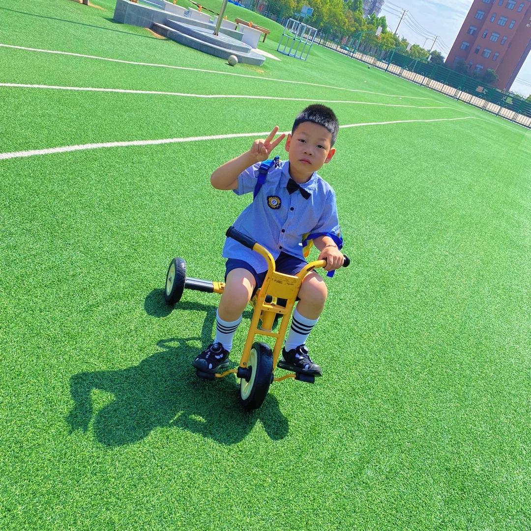 高级美容师 张卫卫