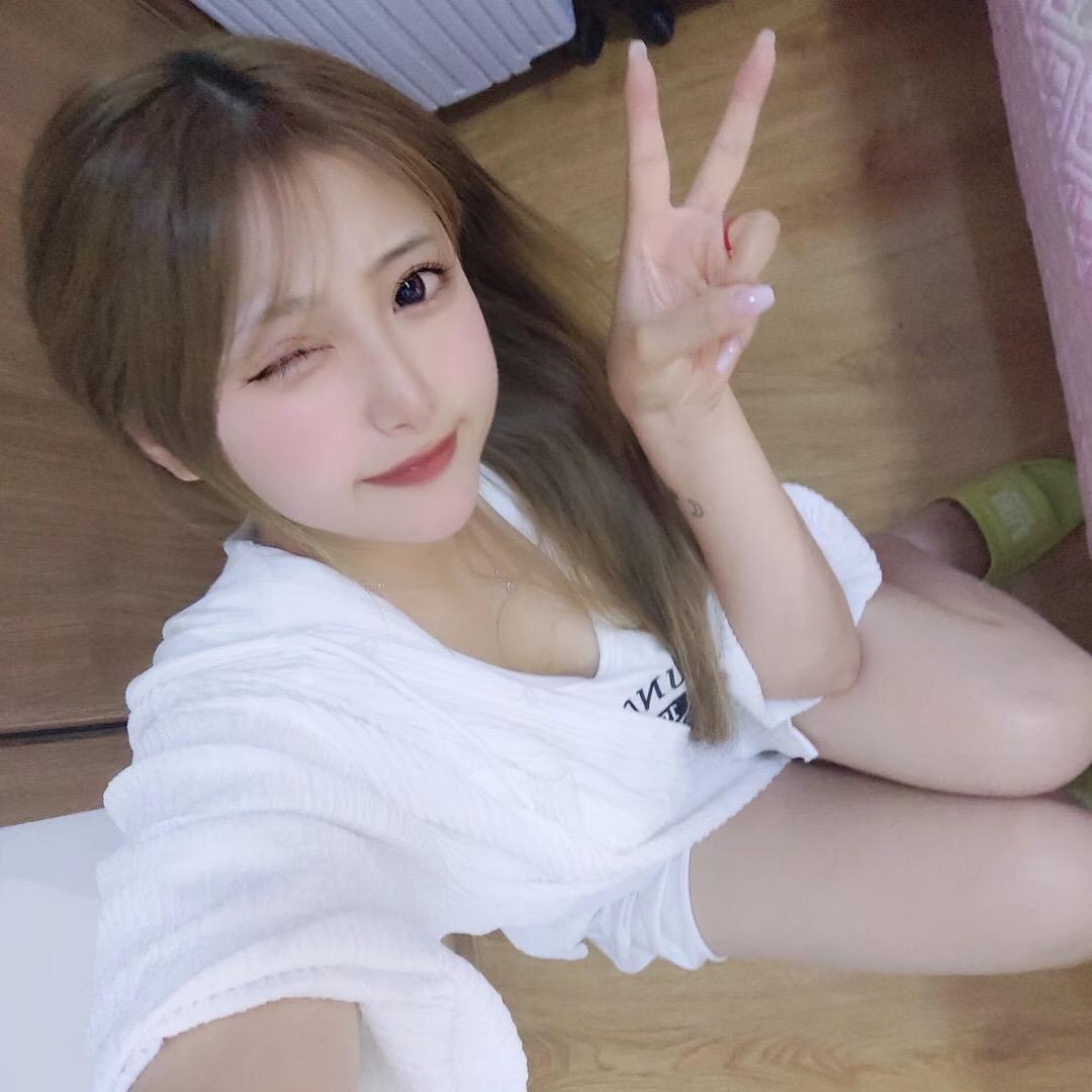 陈陈发型美甲官方号