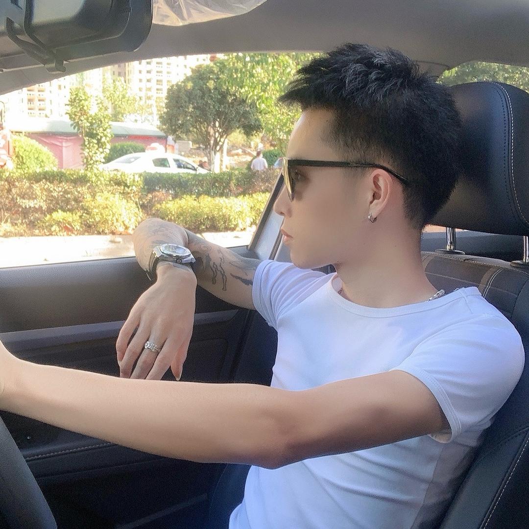 涛涛👉吖