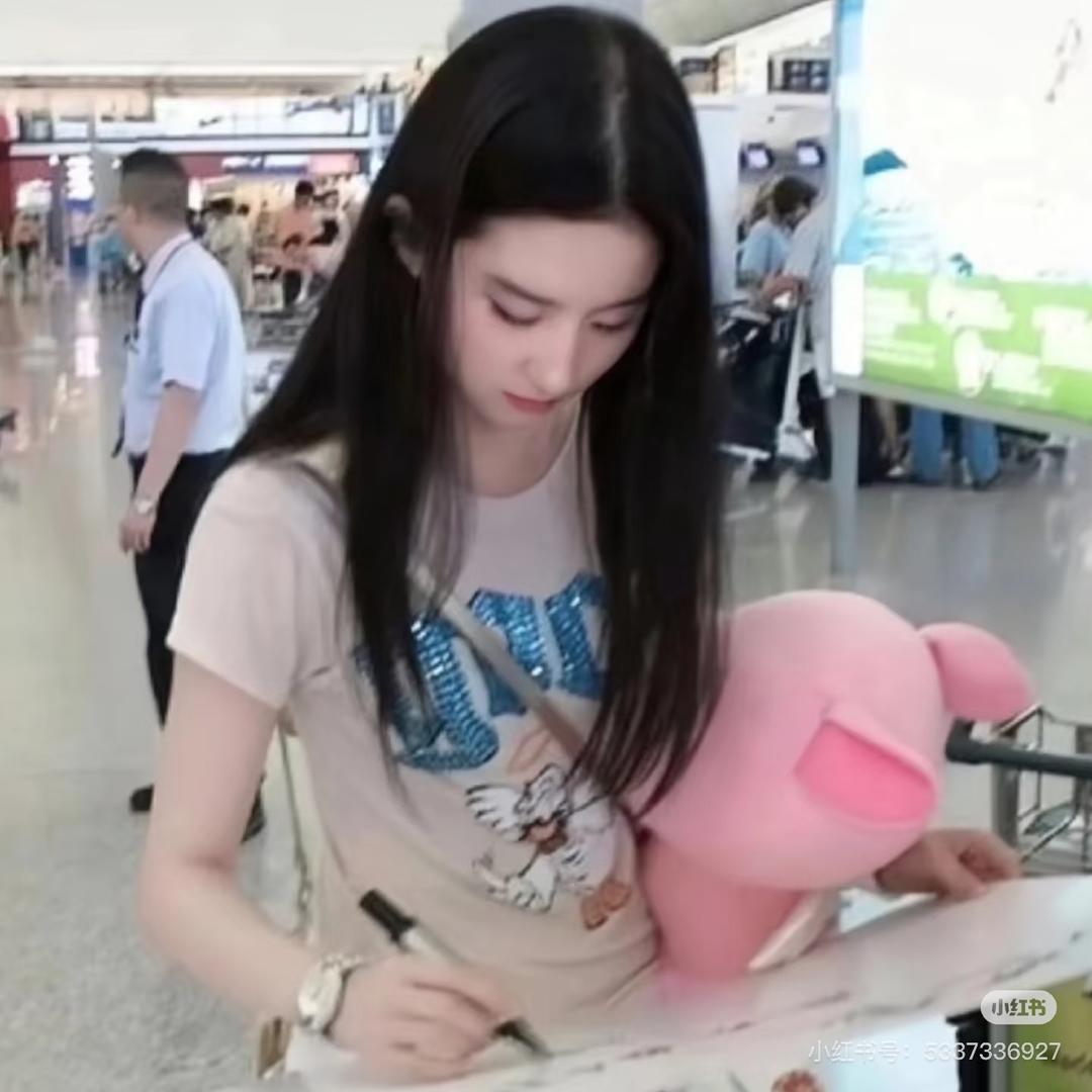 越越不吃饭~🐰