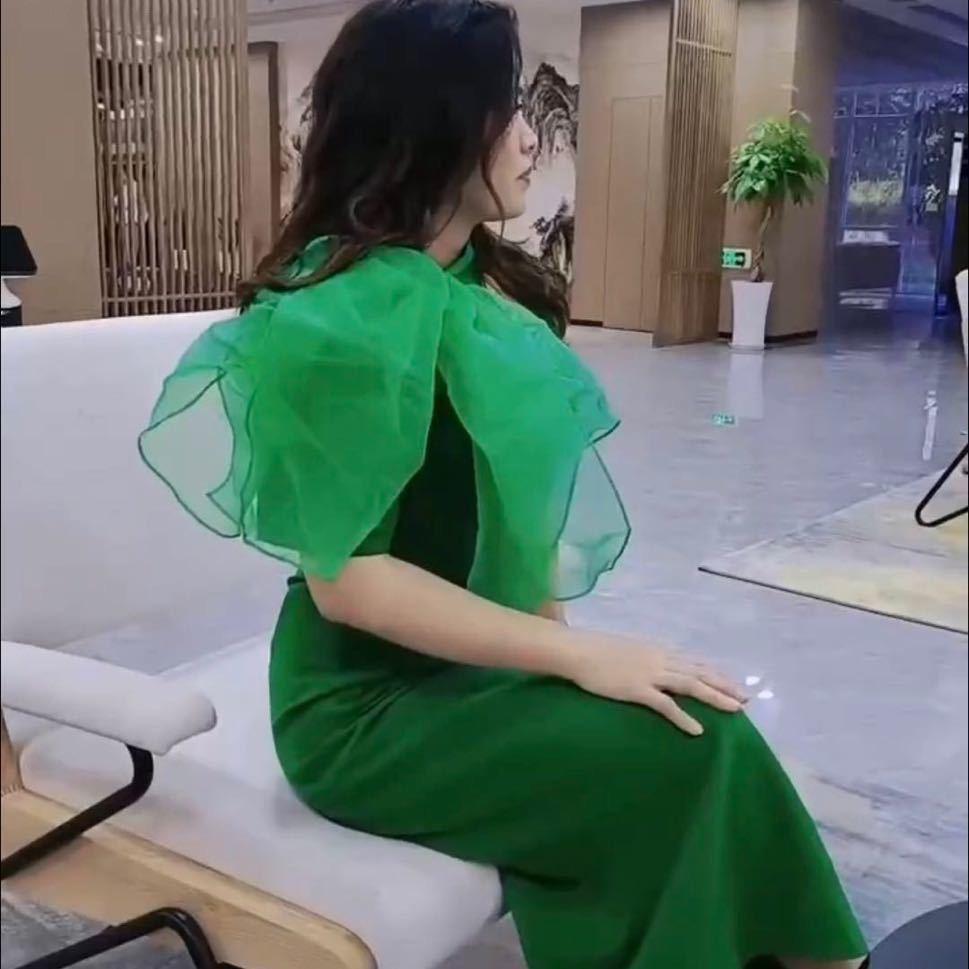 大足区锦颜美容院～周洛谊