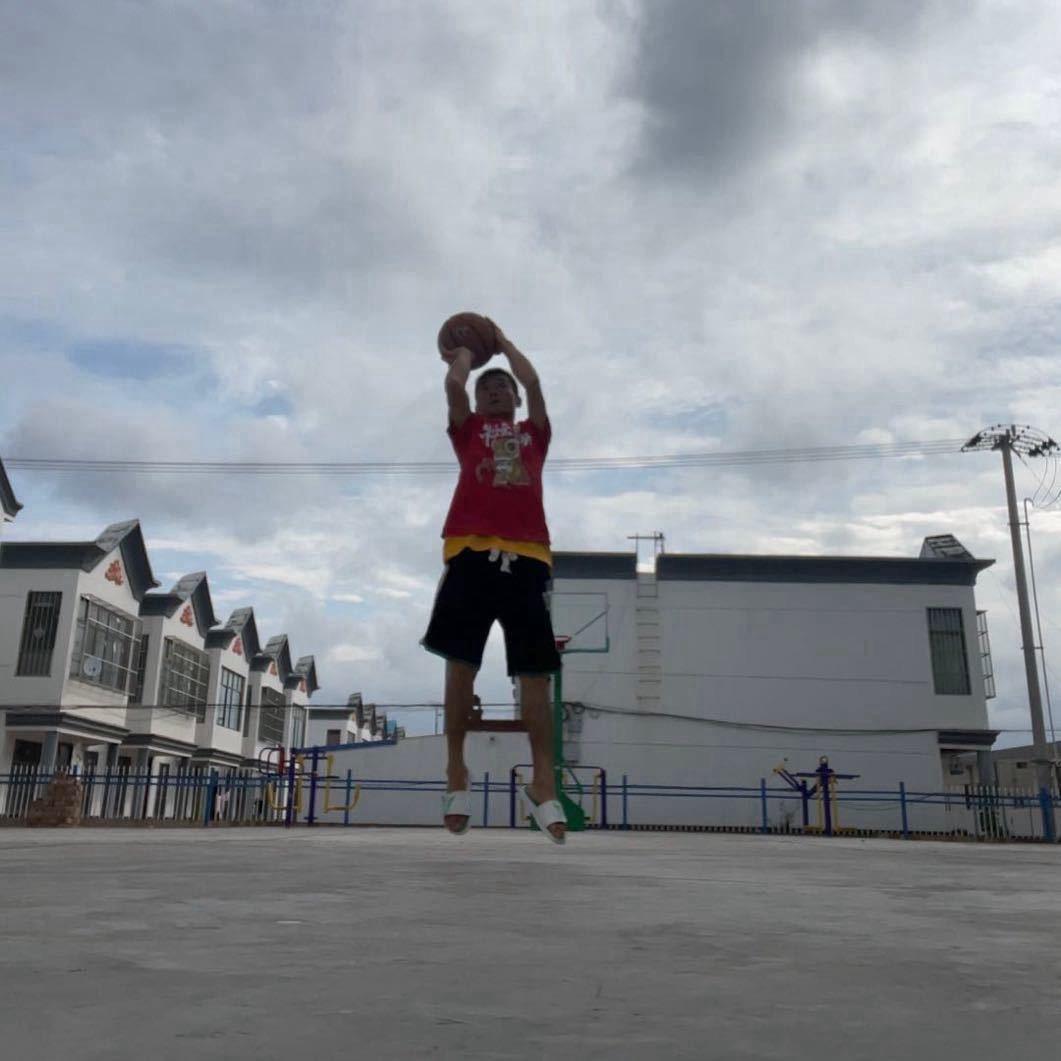 小白不会投三分🏀24