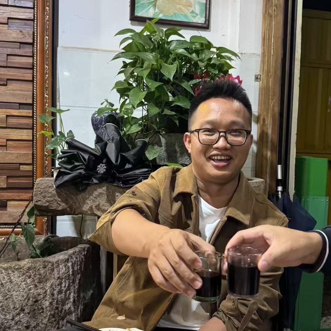 普洱卖房子的小超～友家房产