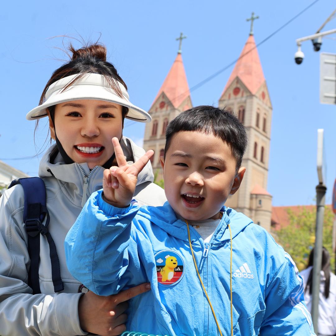 卖蘑菇的小男孩