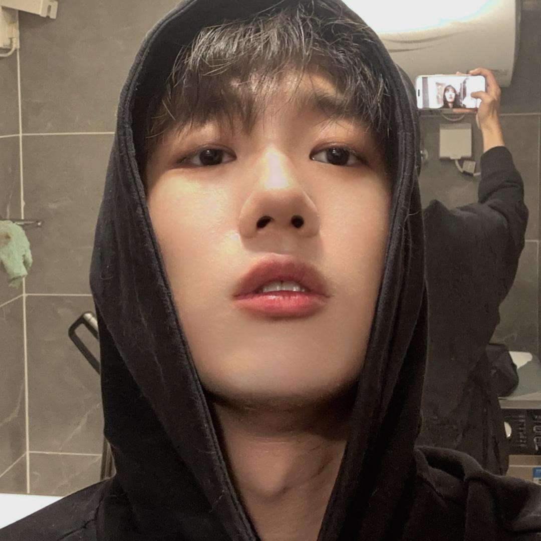 长耳朵的兔子🐰