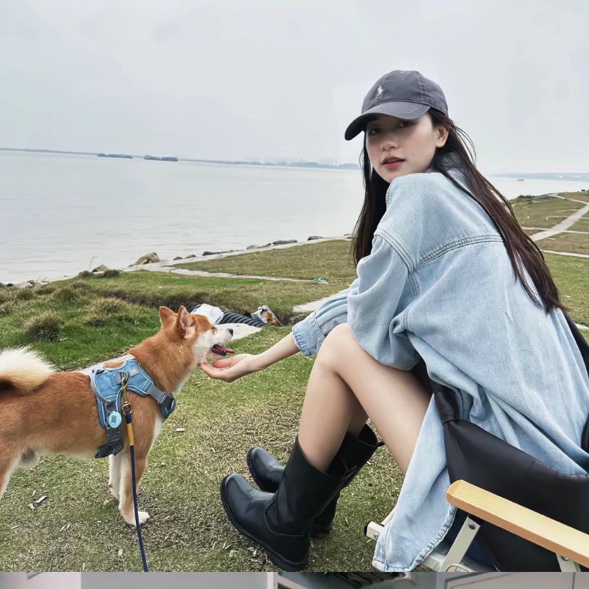 不吃串串.