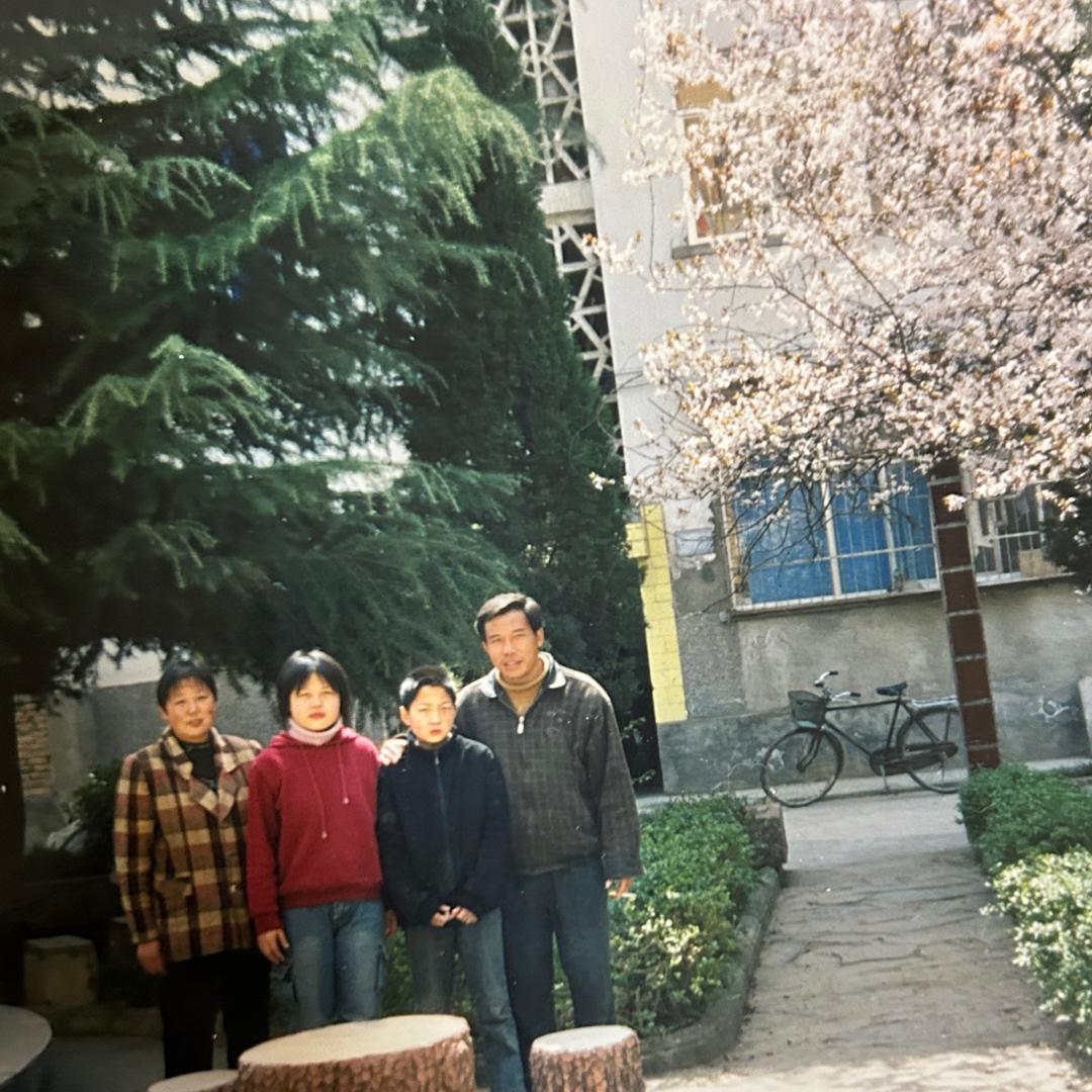 李清惠一家人