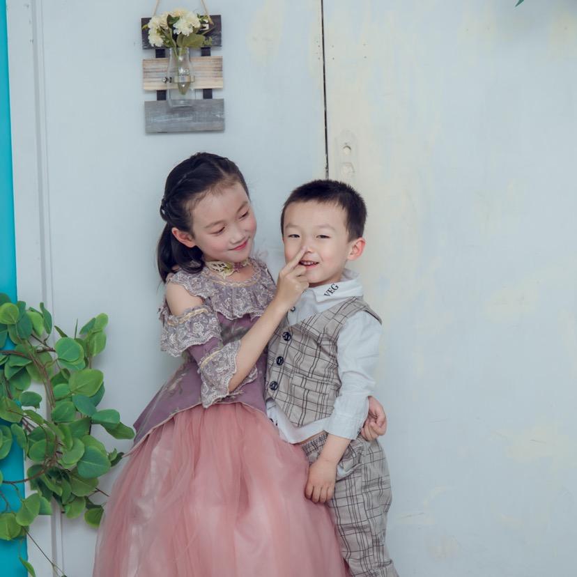 穿草鞋的小子