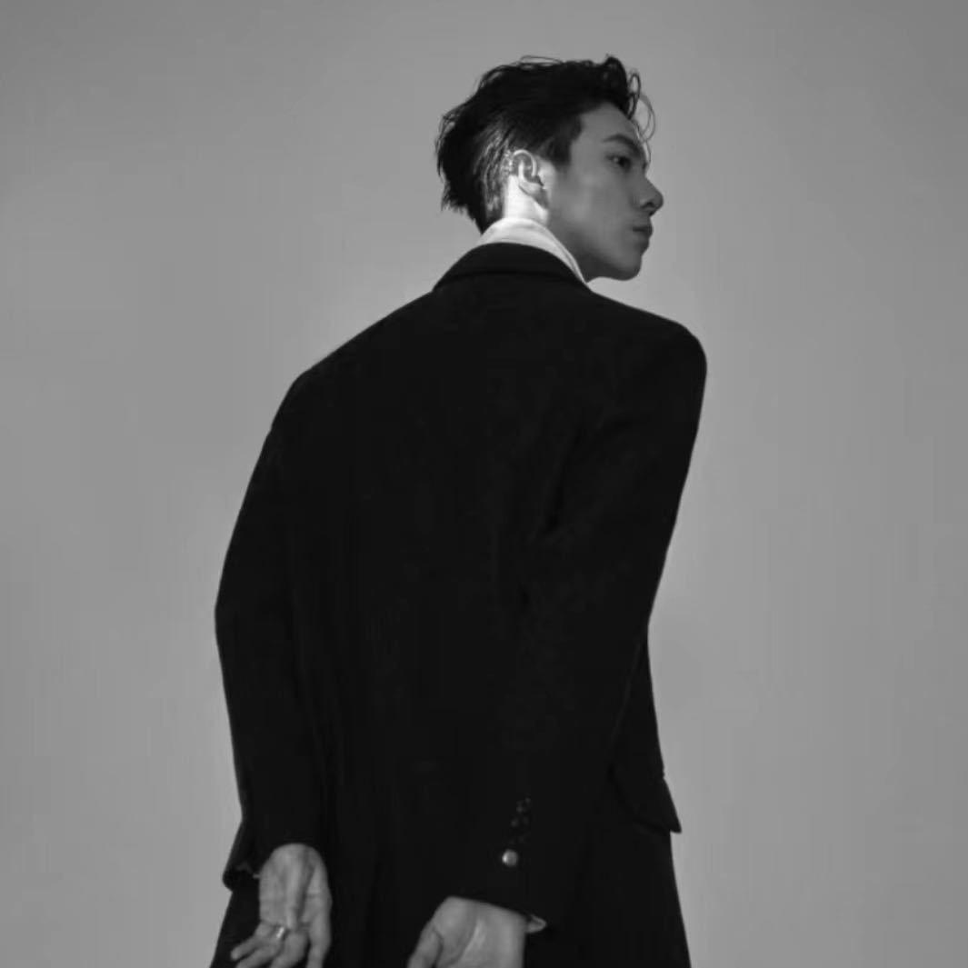 钱多多.