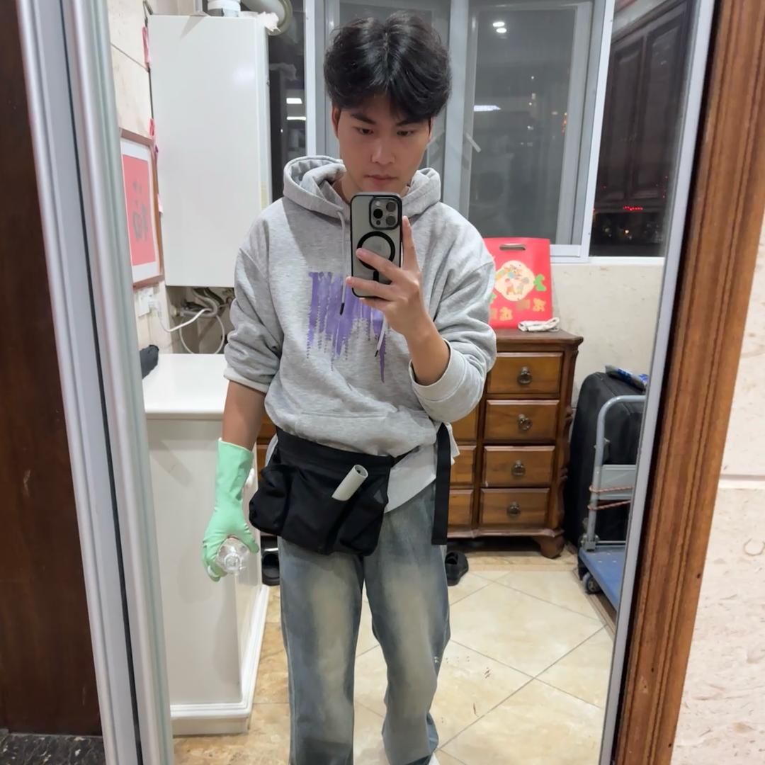 00后大学生在成都做家政（小号）