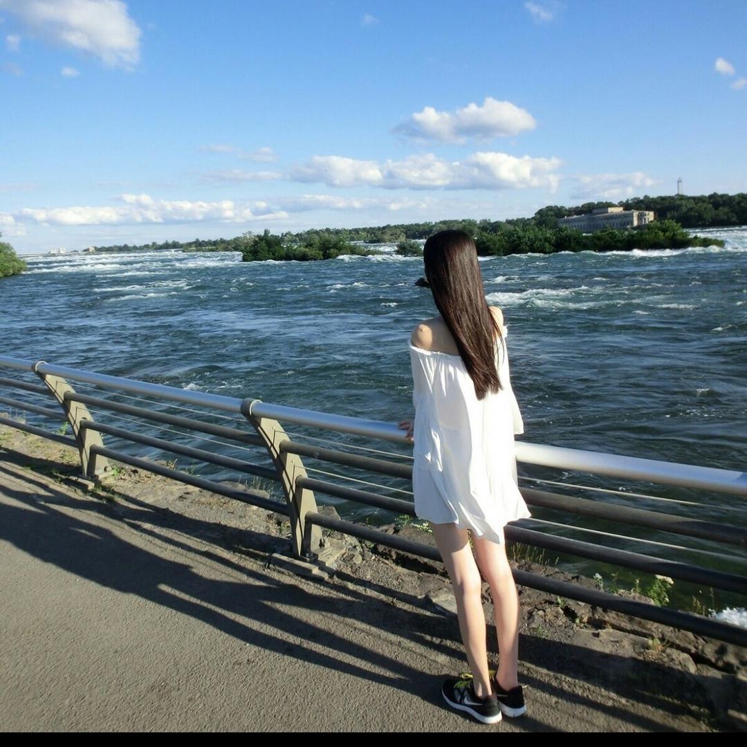 怡吖头韩系穿搭