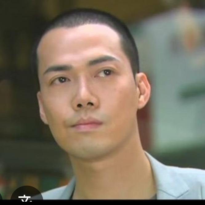 ＬＡＵＧＨＩＮＧ