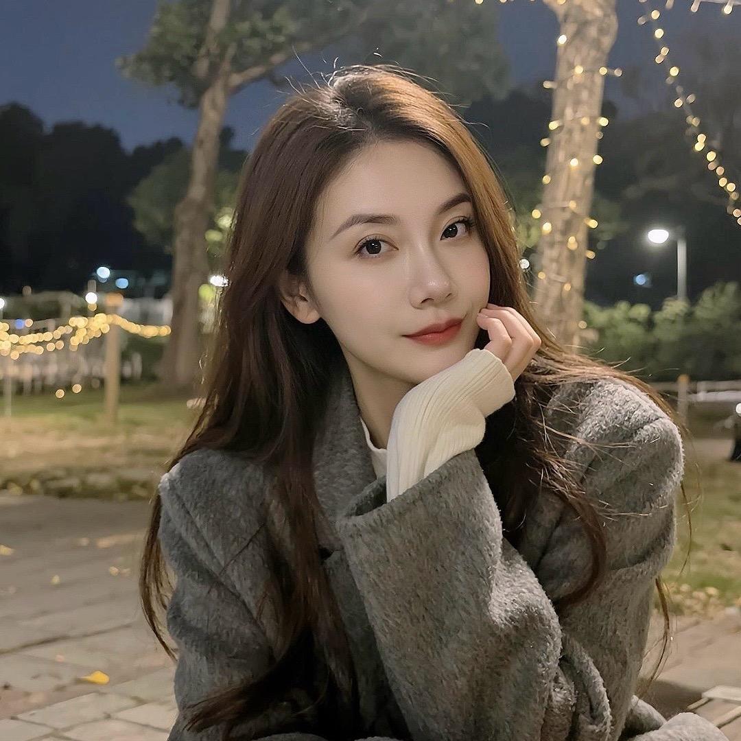 A.👑   艳 °