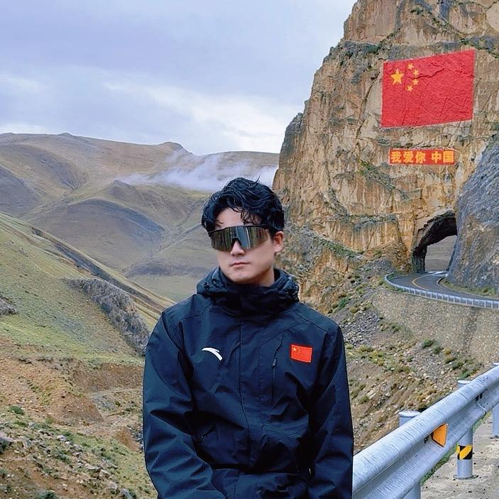 一个弹吉他的仔