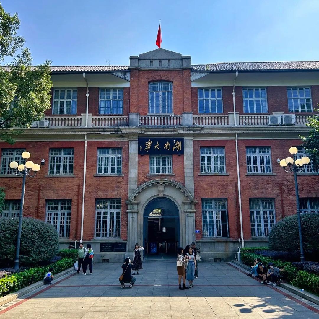 湖北专用车厂家直销张经理