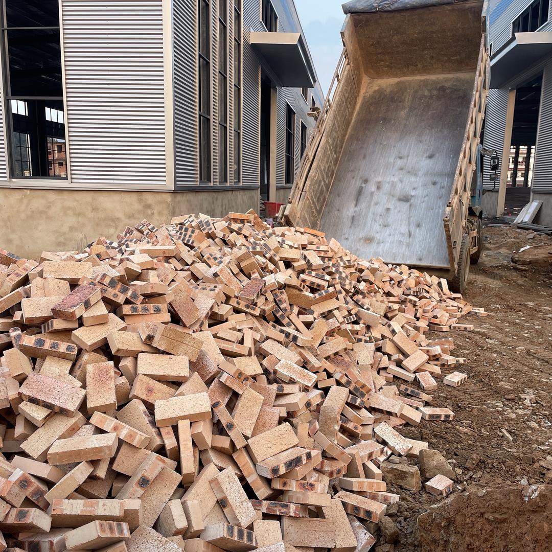 #红砖，沙子，小石，水泥，专业运输#