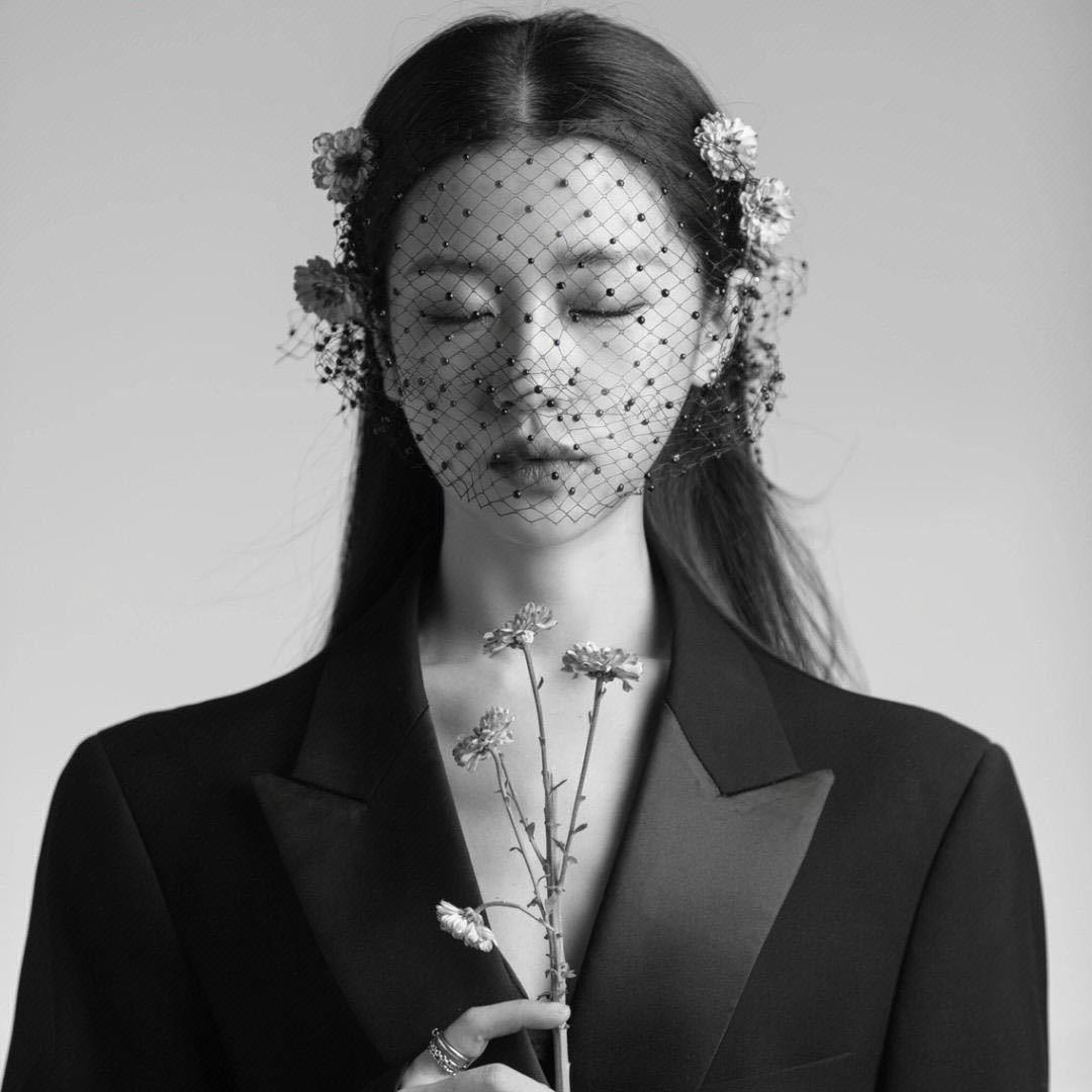 贾小姐。