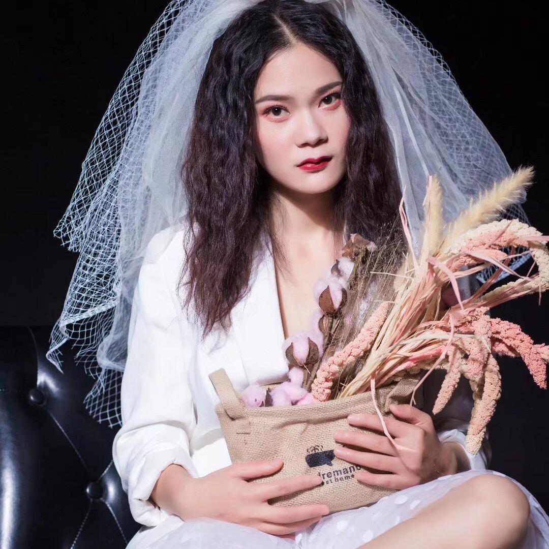 微微胖的薇薇