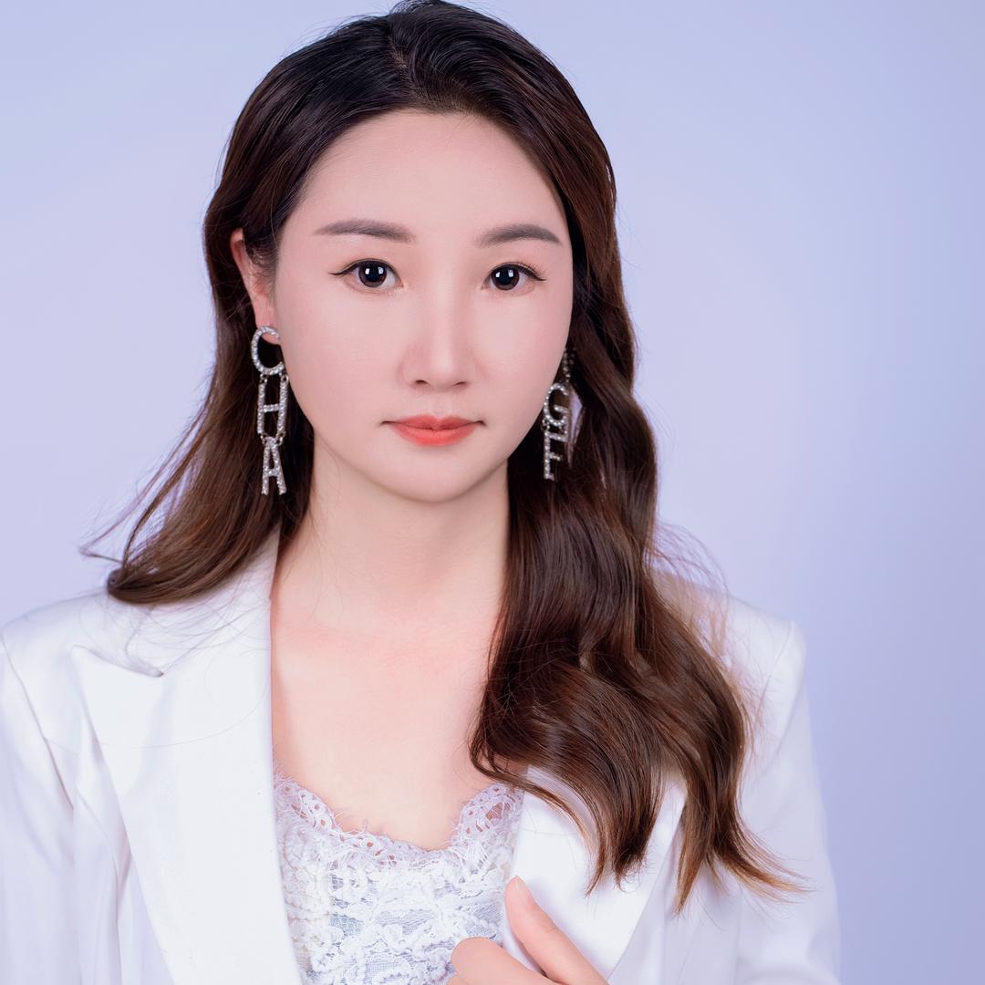 小何姐姐