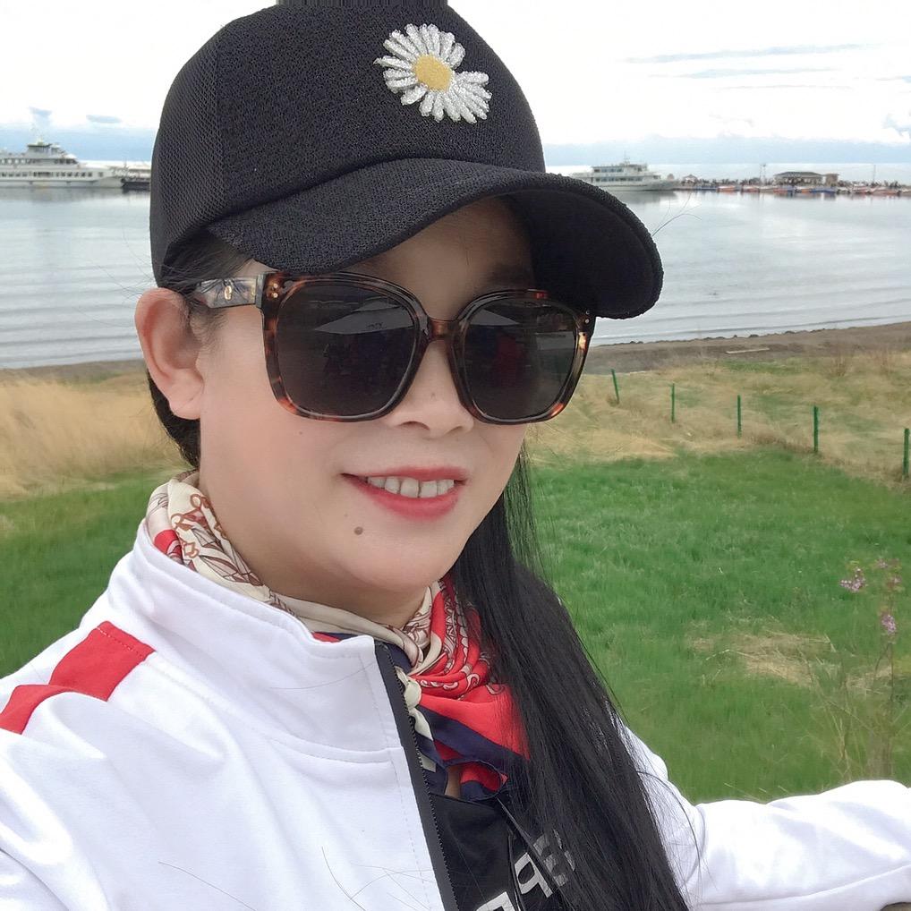 小眼睛又来了🌹68年，请友友们不要连点