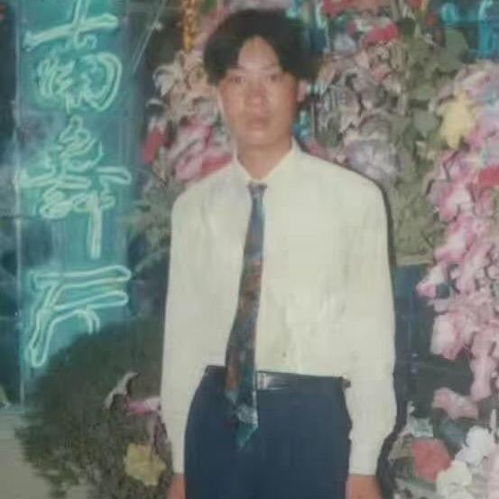 专做名牌服装、鞋、包零售批发虎哥抖音平台