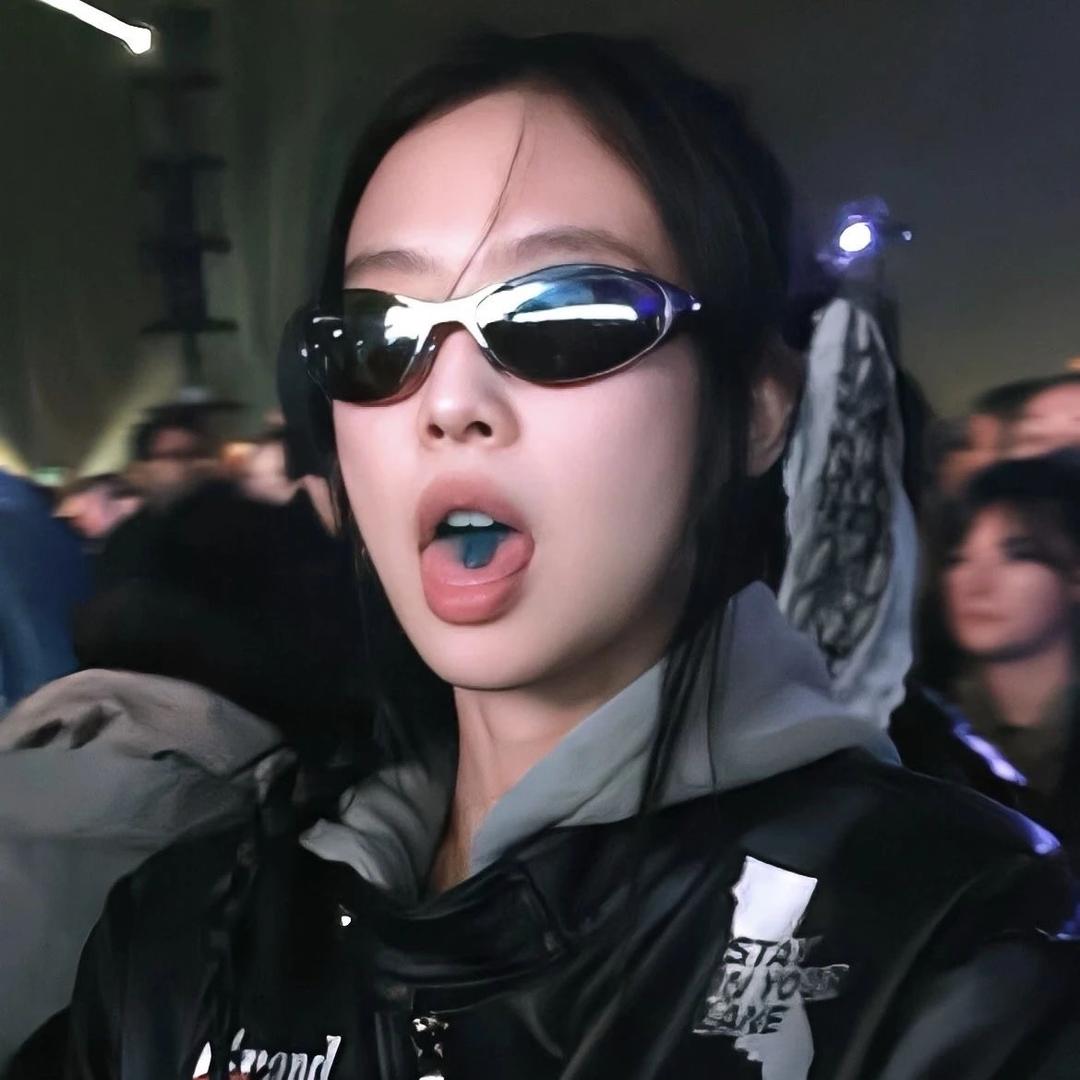 小狗在摇尾巴～^