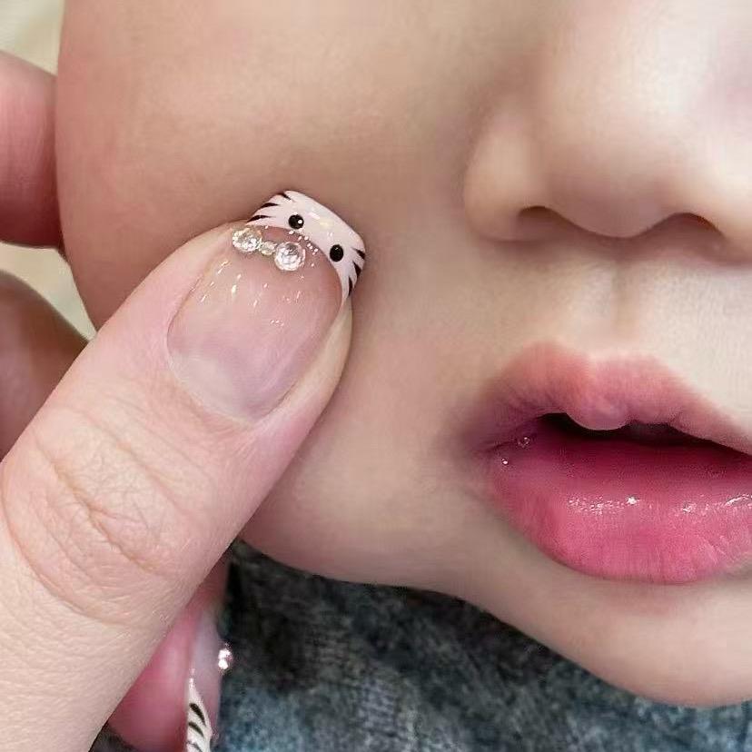 莱财手工穿戴甲