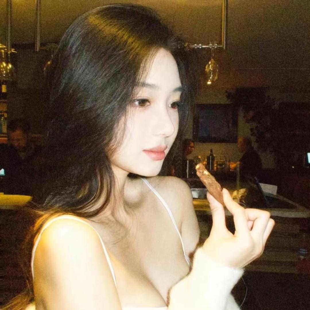 梦梦爱吃瓜