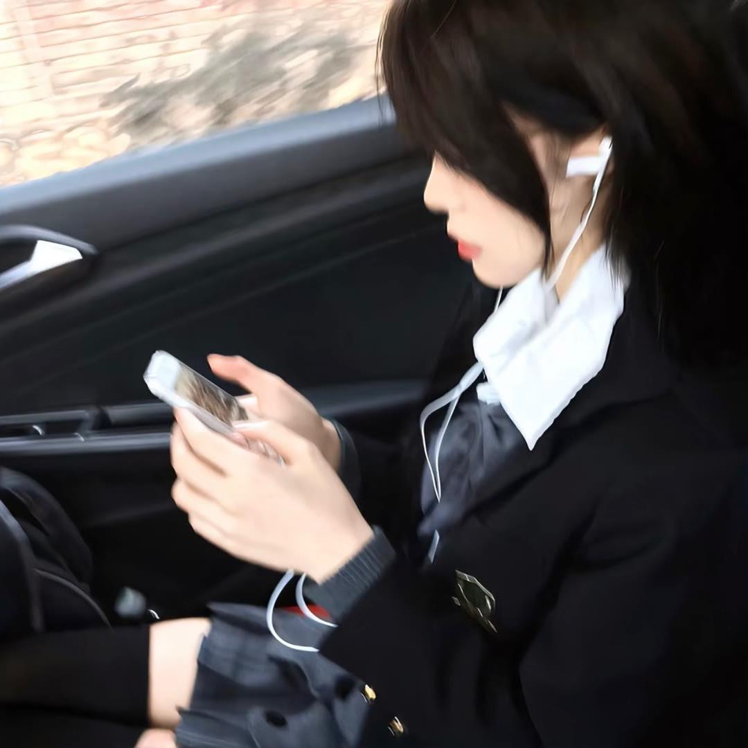 不吃鱼Y.