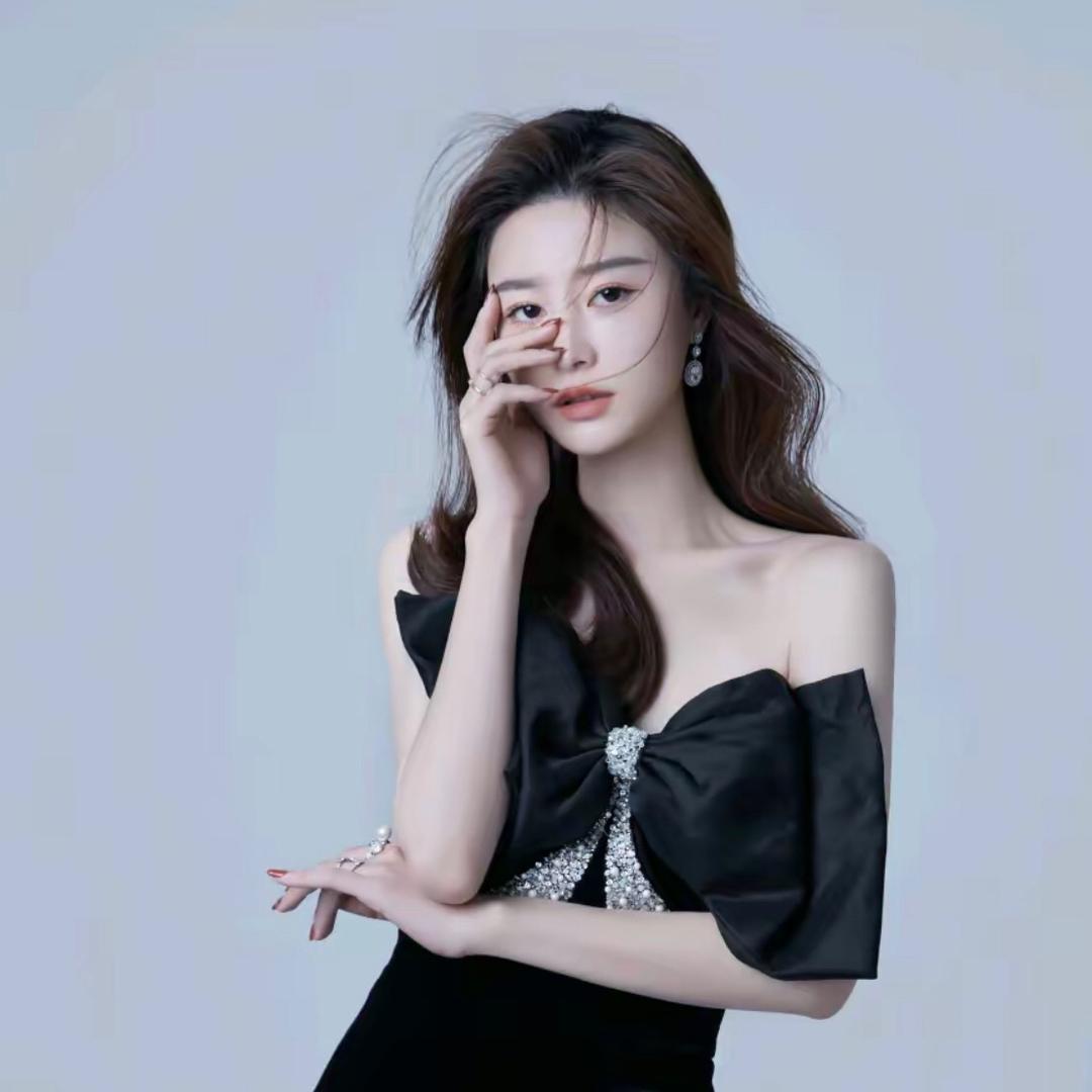 邱莹莹（爆款衣橱）