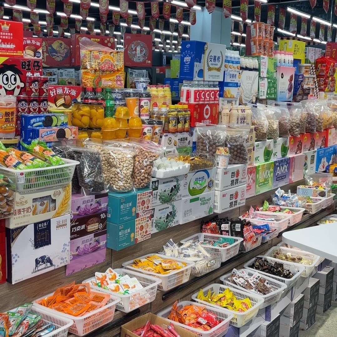 多多家的饮料零食仓