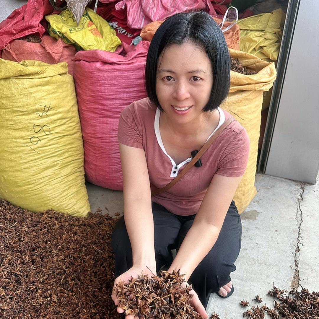 卖八角的李小芹