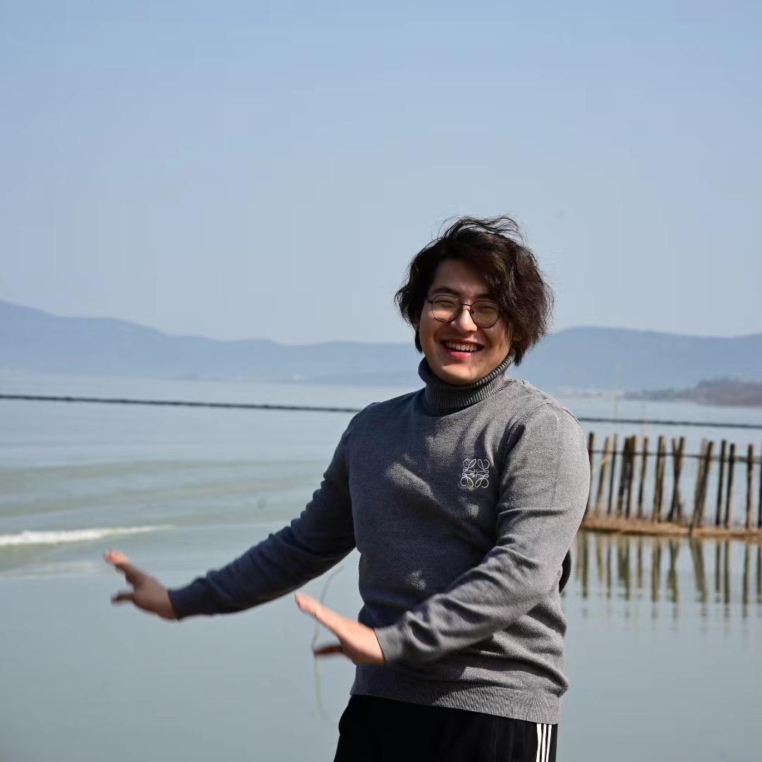 天鹅老师美肩背