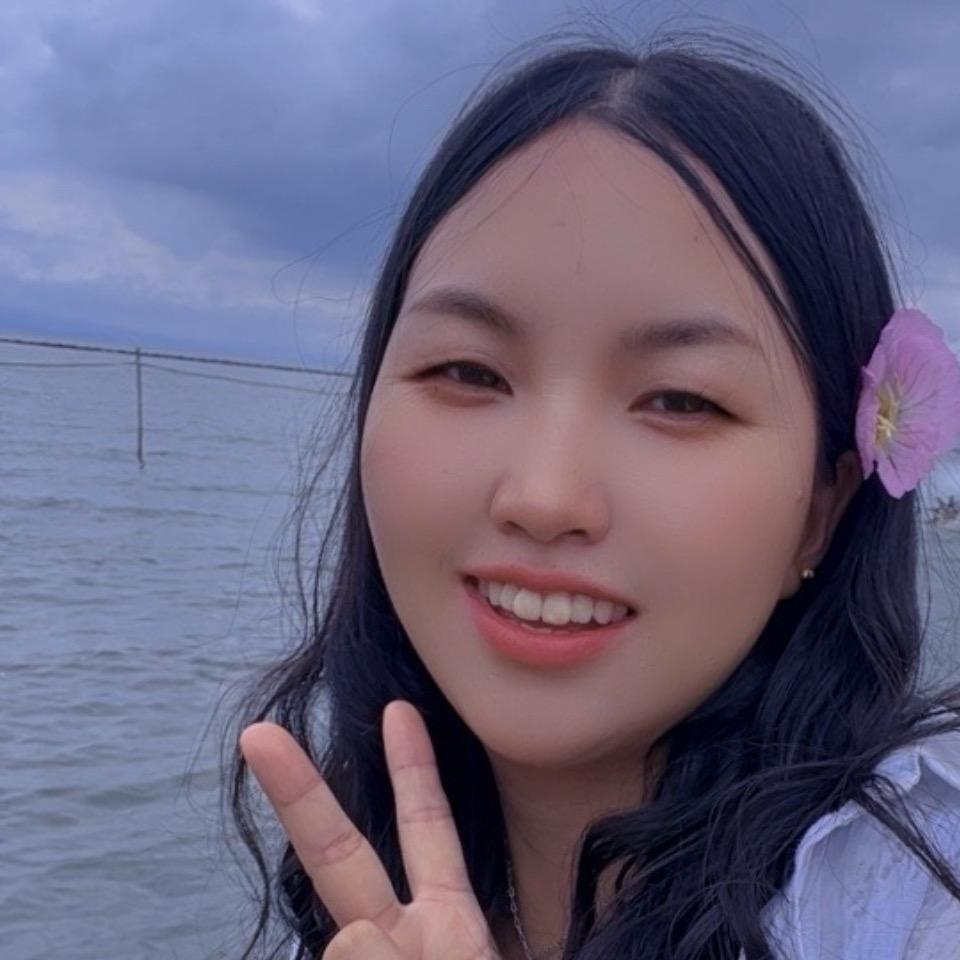 🥀小希月℘