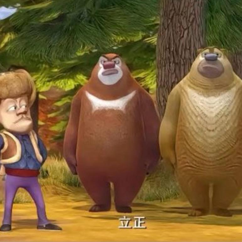 光头哥军训金发妹和红毛哥