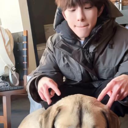 ￴￴ ￴￴￴ ￴￴