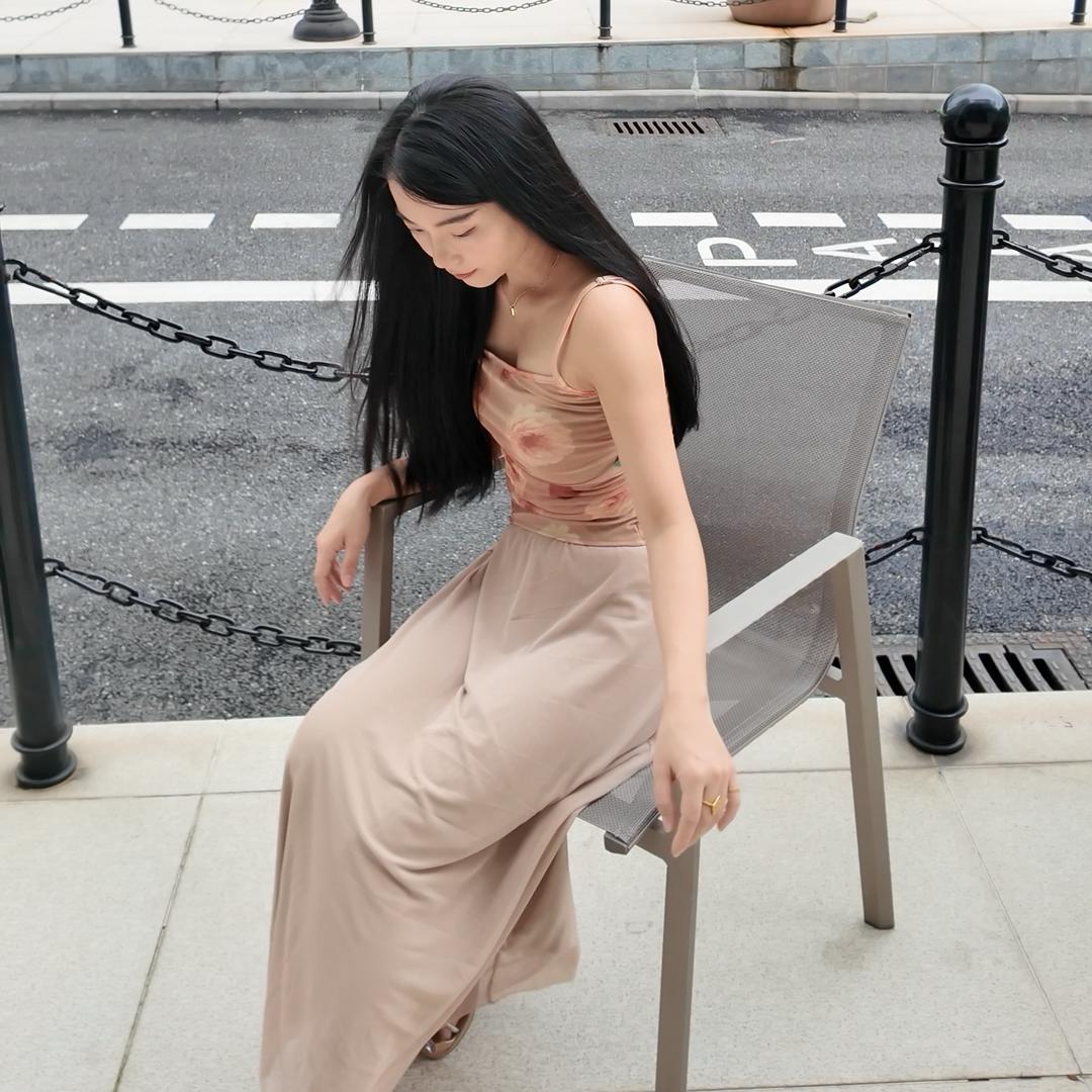 怎么不说话了是天生不爱说话吗
