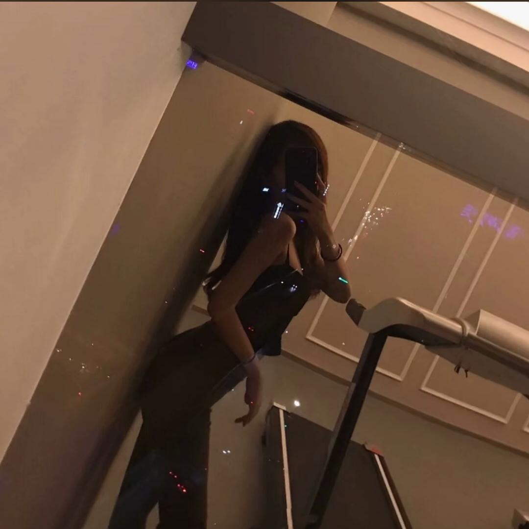 小妮^