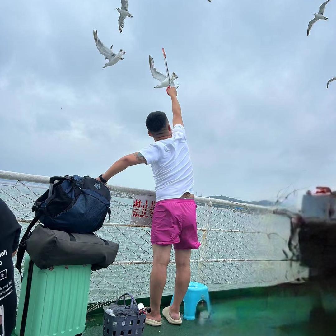 茶靡不争春.