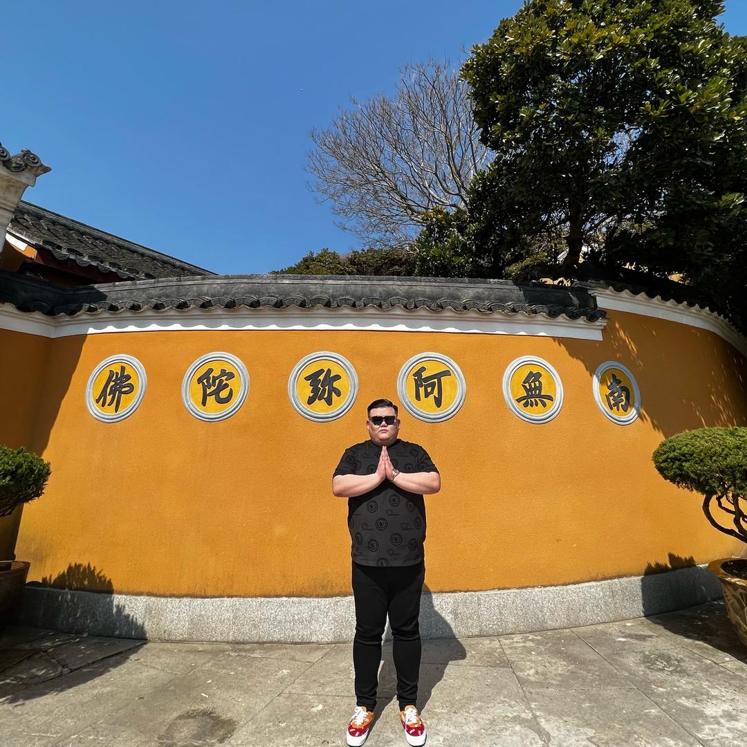 大亮.