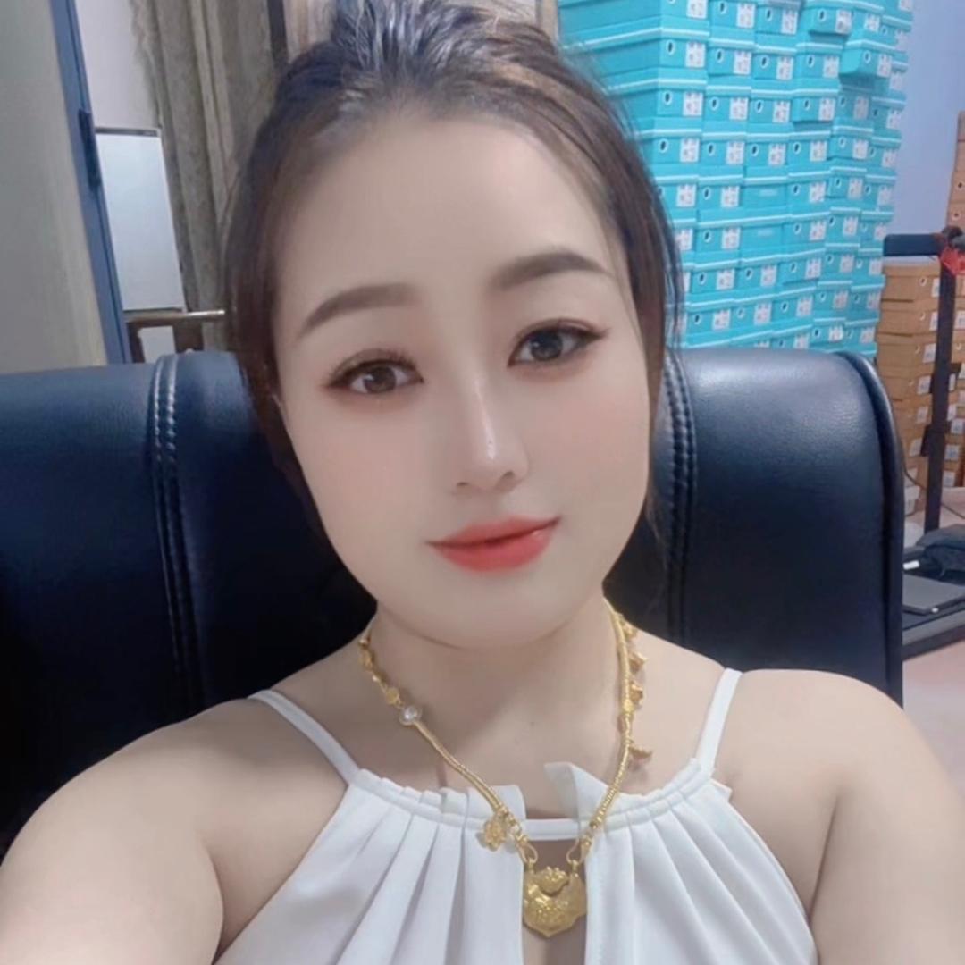 小艳艳😘👠