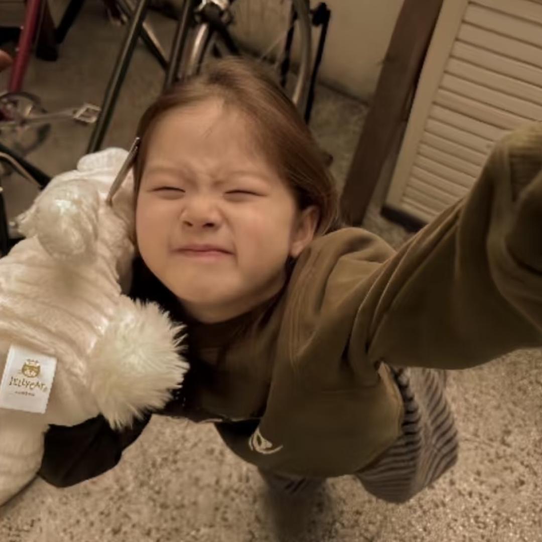 人傻嘴不甜长得不高还没钱