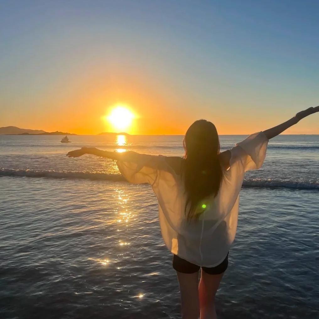 Sunrise-🦋-