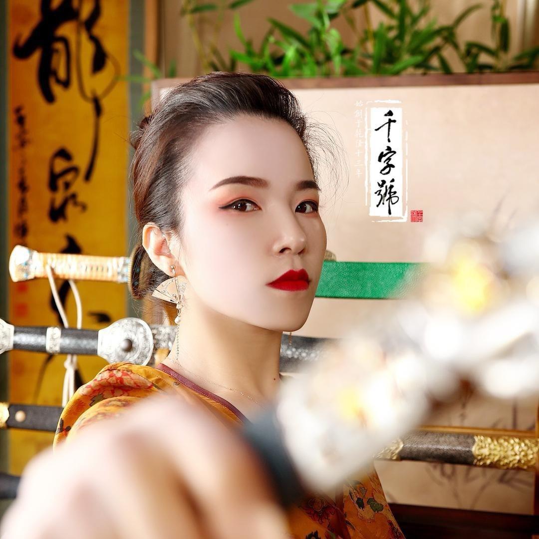 龙泉夫人·宝剑收藏