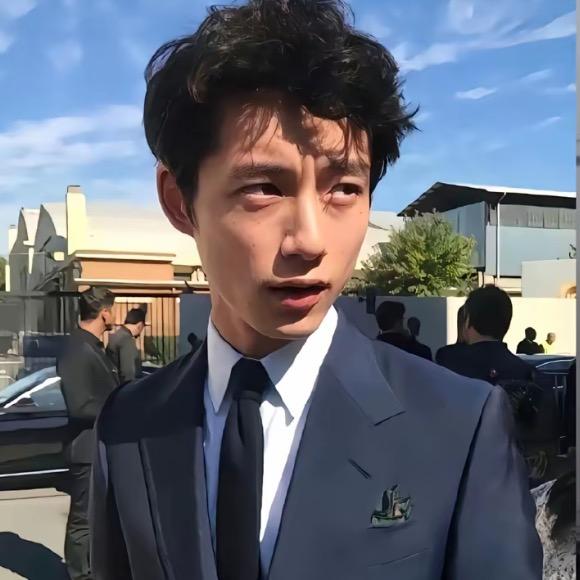 狂踢瘸子那条好腿