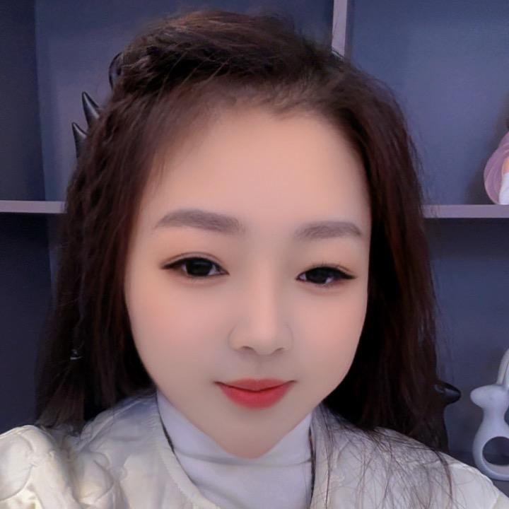 做窗帘的小姐姐