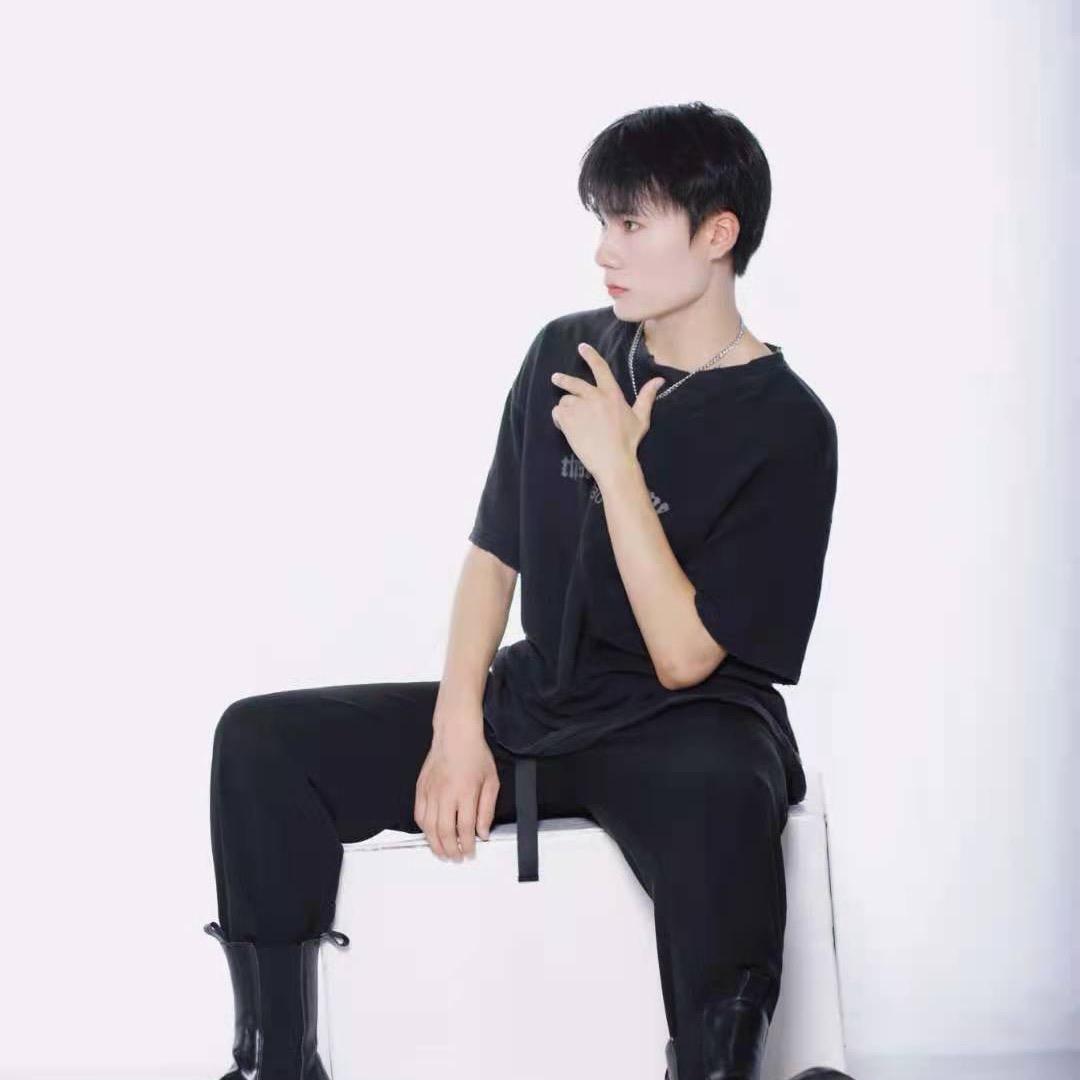 李先森潮牌服饰(小逸)