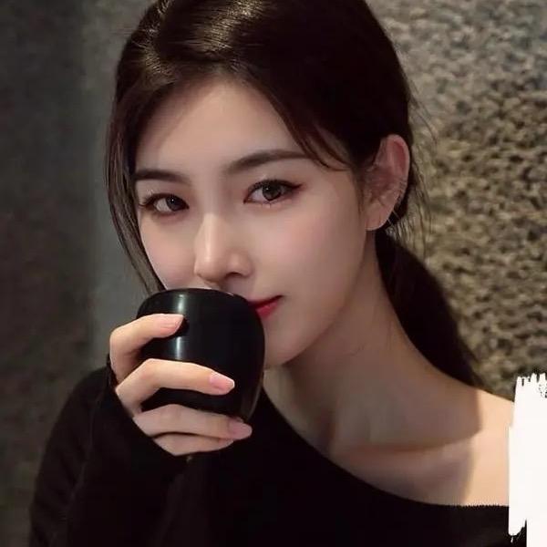 黄七七💋